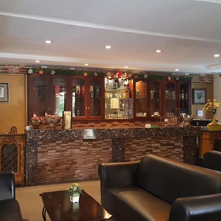Phil Oasis Hotel & Resort Silang Екстериор снимка