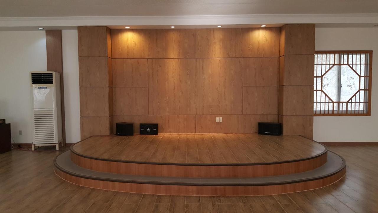 Phil Oasis Hotel & Resort Silang Екстериор снимка