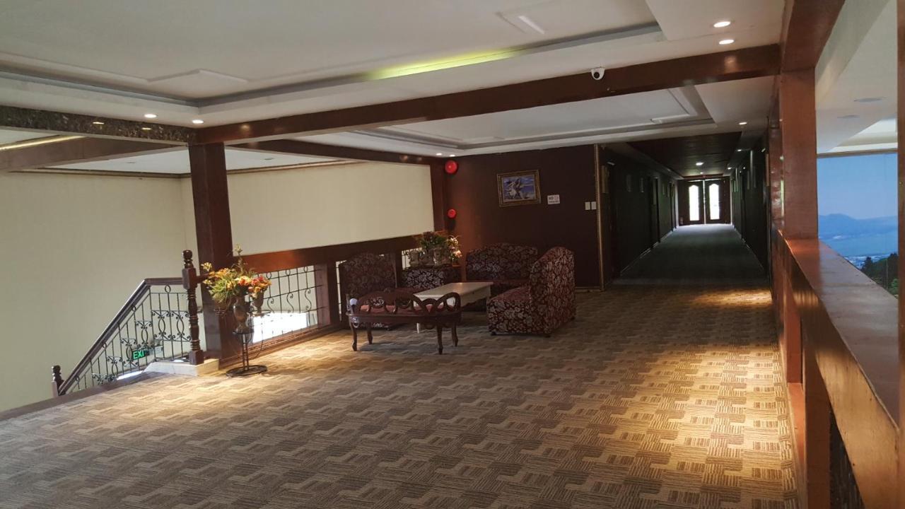 Phil Oasis Hotel & Resort Silang Екстериор снимка