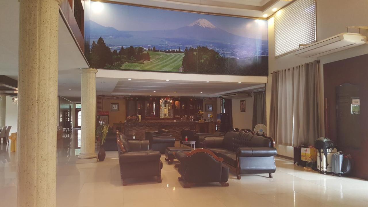 Phil Oasis Hotel & Resort Silang Екстериор снимка