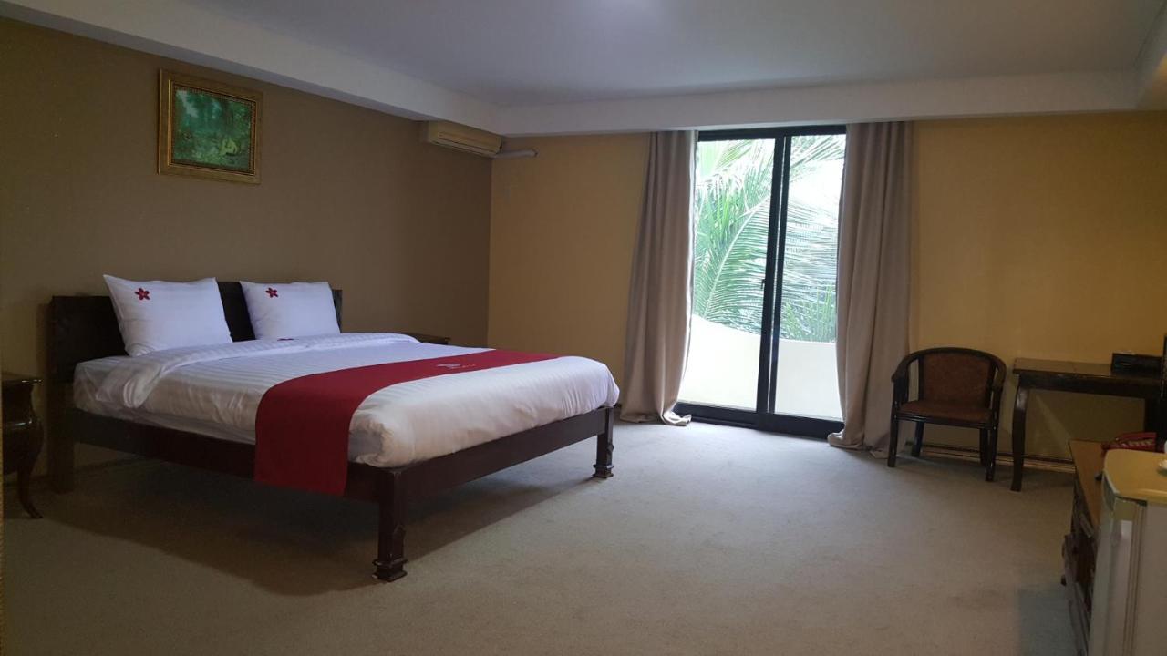 Phil Oasis Hotel & Resort Silang Екстериор снимка