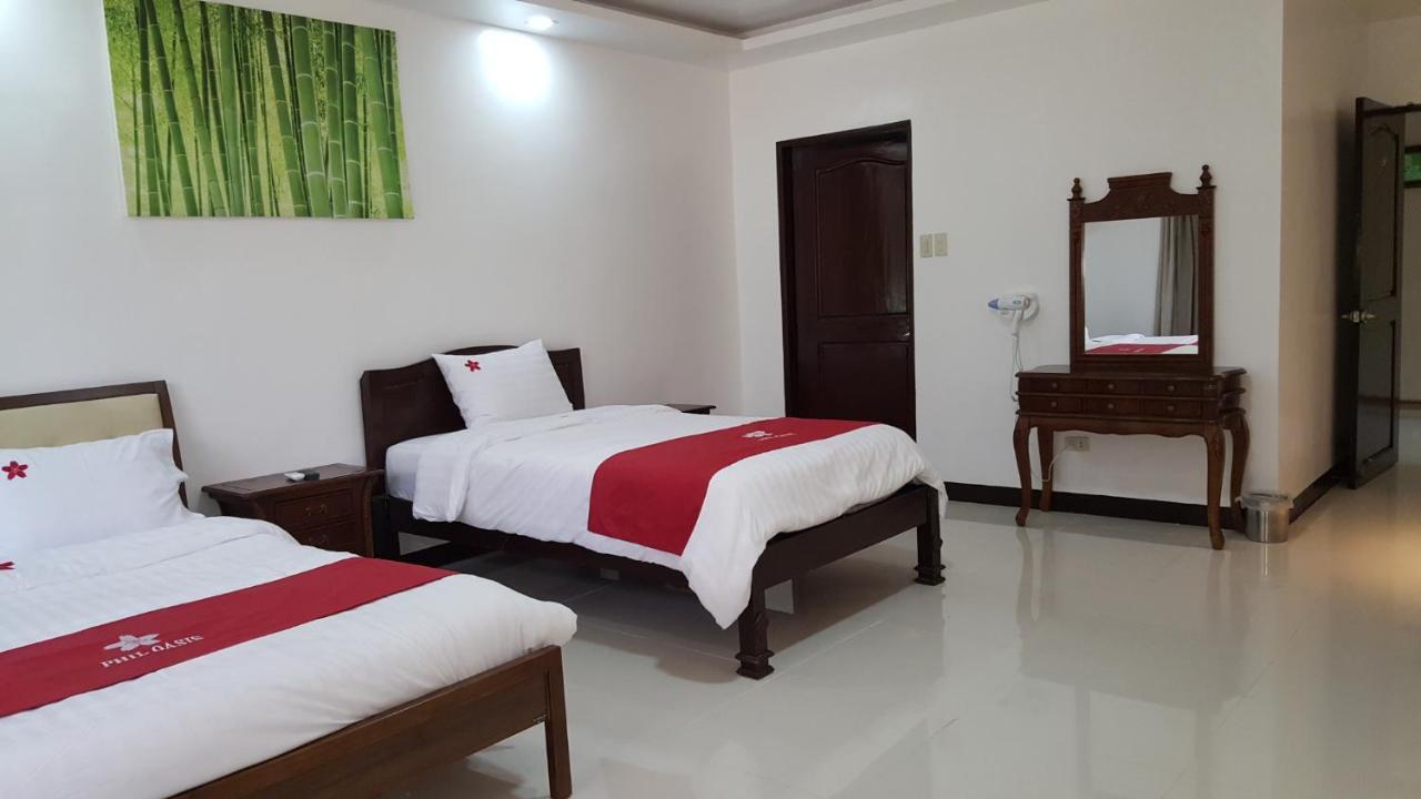 Phil Oasis Hotel & Resort Silang Екстериор снимка